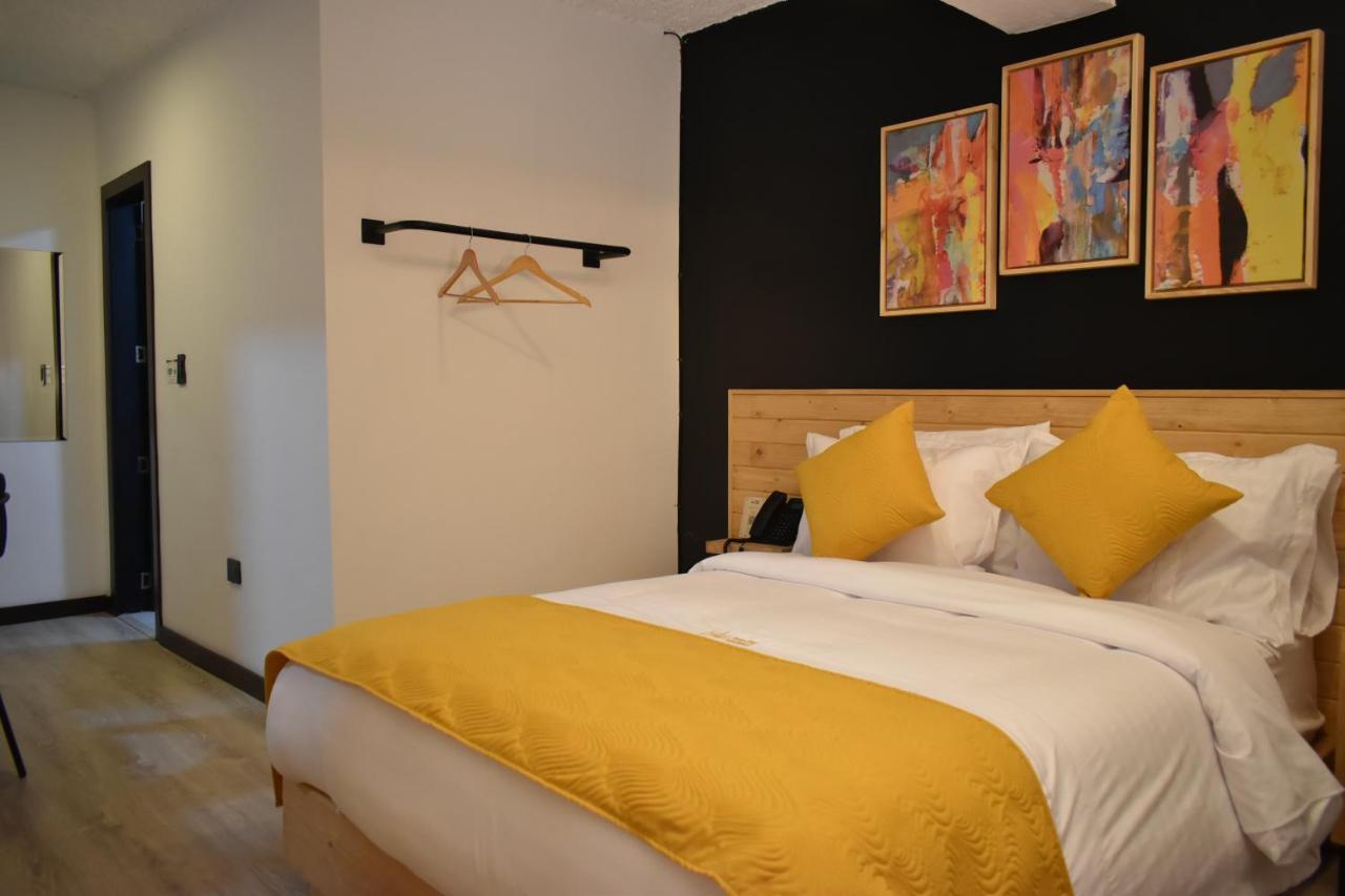 Hotel Vaway Куенка Екстер'єр фото