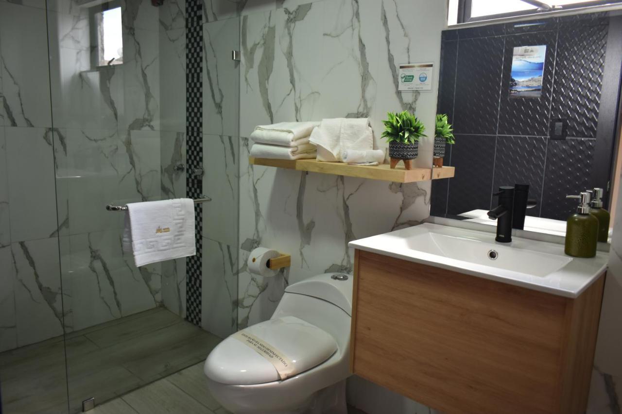 Hotel Vaway Куенка Екстер'єр фото