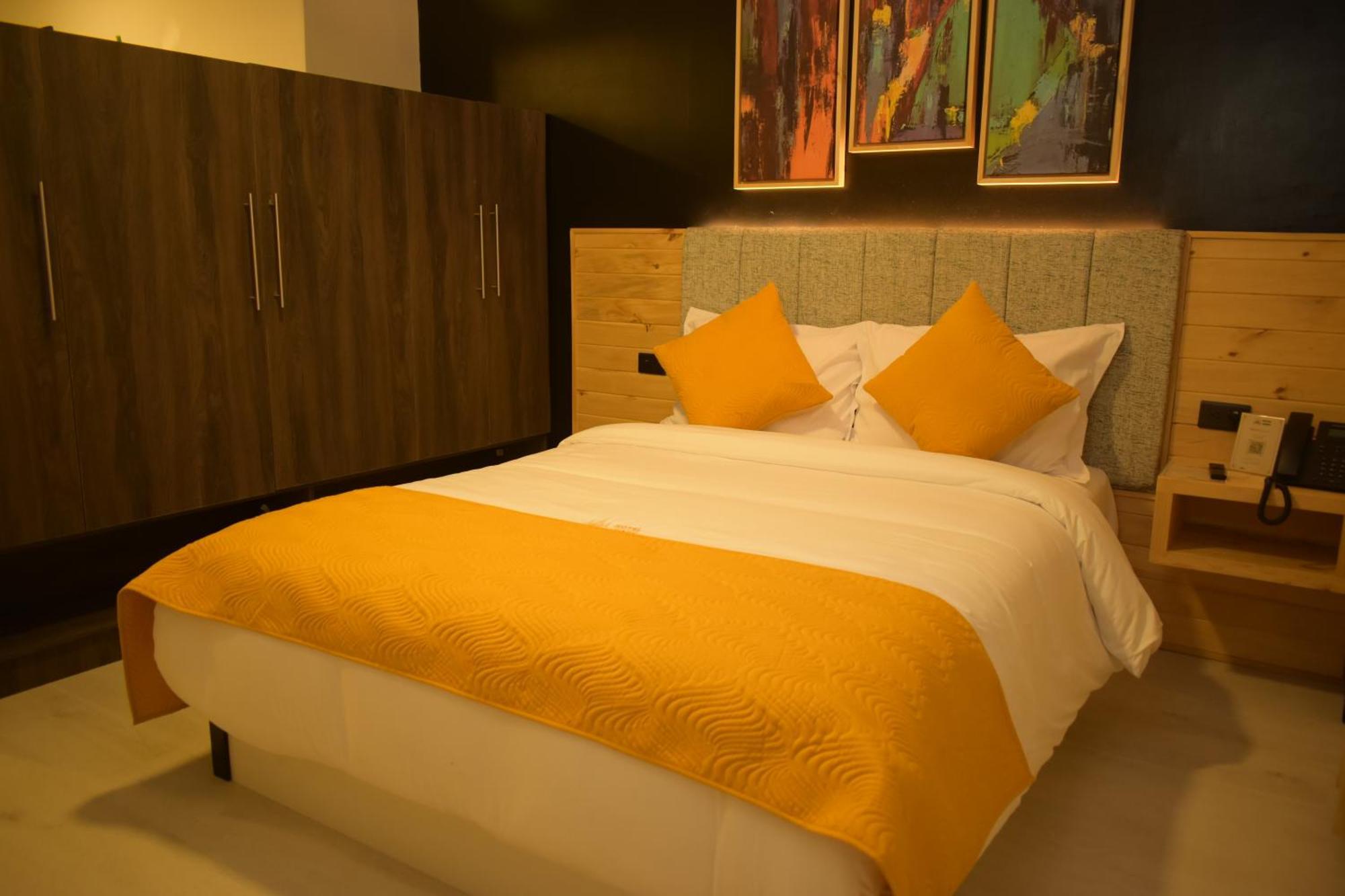 Hotel Vaway Куенка Екстер'єр фото