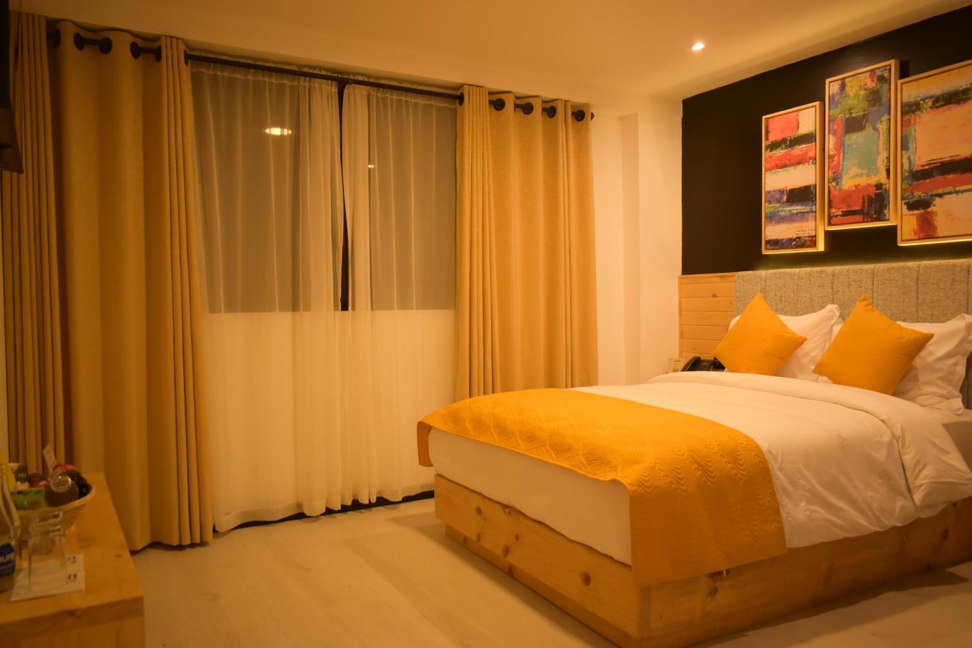 Hotel Vaway Куенка Екстер'єр фото